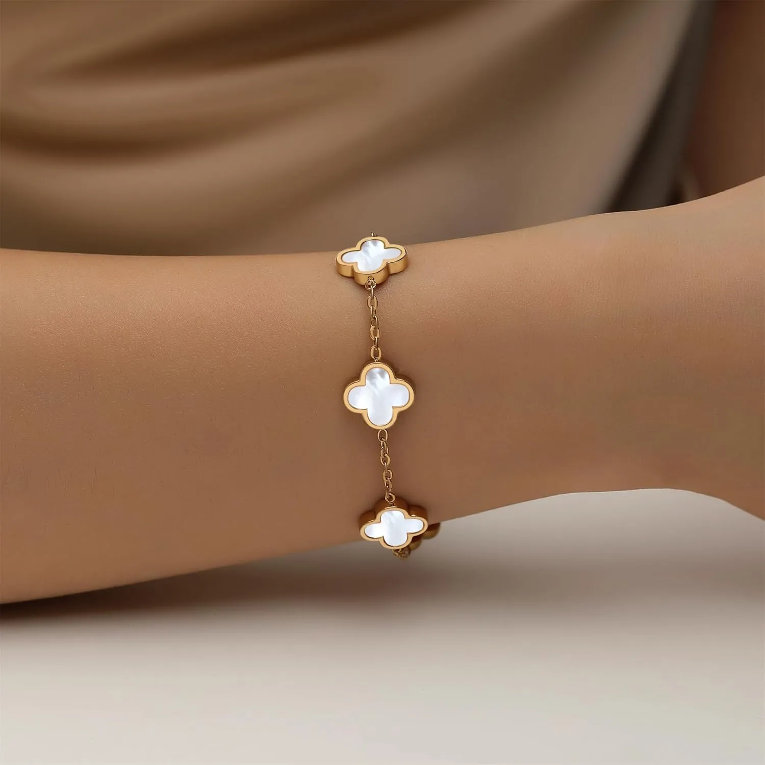 18K Gold Plated Clover Bracelet Set for Women White/Black/Gold/Silver/Green/Pink Adjustable Link Double-Sided Lucky Bracelets Trendy Bracelets Set Jewelry Gifts for Women Men