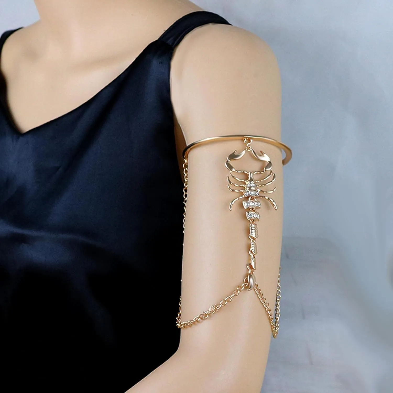 Adjustable Punk Crystal Scorpion Upper Arm Cuff Open Arm Band Bracelet Gold Plated Boho Chain Tassel Armlet Armband Bangle Jewellery Accessories for Women