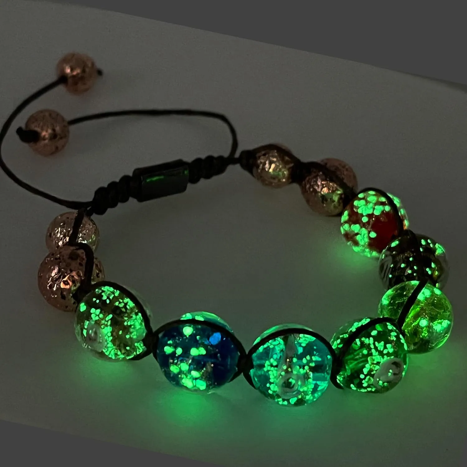ARTSY Crafts Glow in The Dark Firefly Beads Bracelets, 7 Chakras Crystal Mermaid Glass Beaded Bracelets for Anti Anxeity Healing Energy Money Wealth Abundance Stackable Bangle Wristband