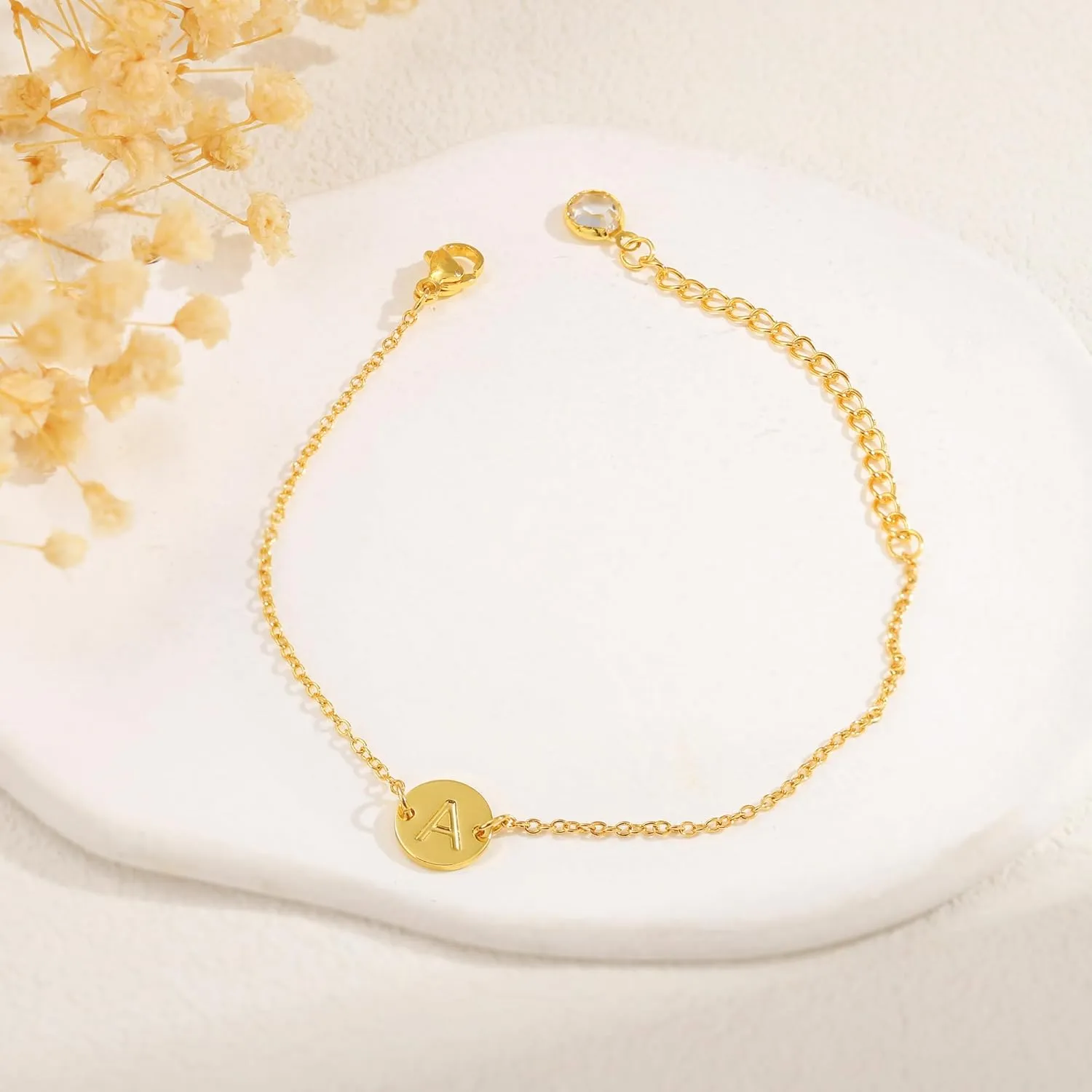 BAYLAY Gold Initial Bracelets for Women Girls Gifts - 18K Gold Plated Letter Initial Bracelet Dainty Disc Monogram Bracelet Gold Bracelets for Women Gold Jewelry Gifts for Women Teen Girls