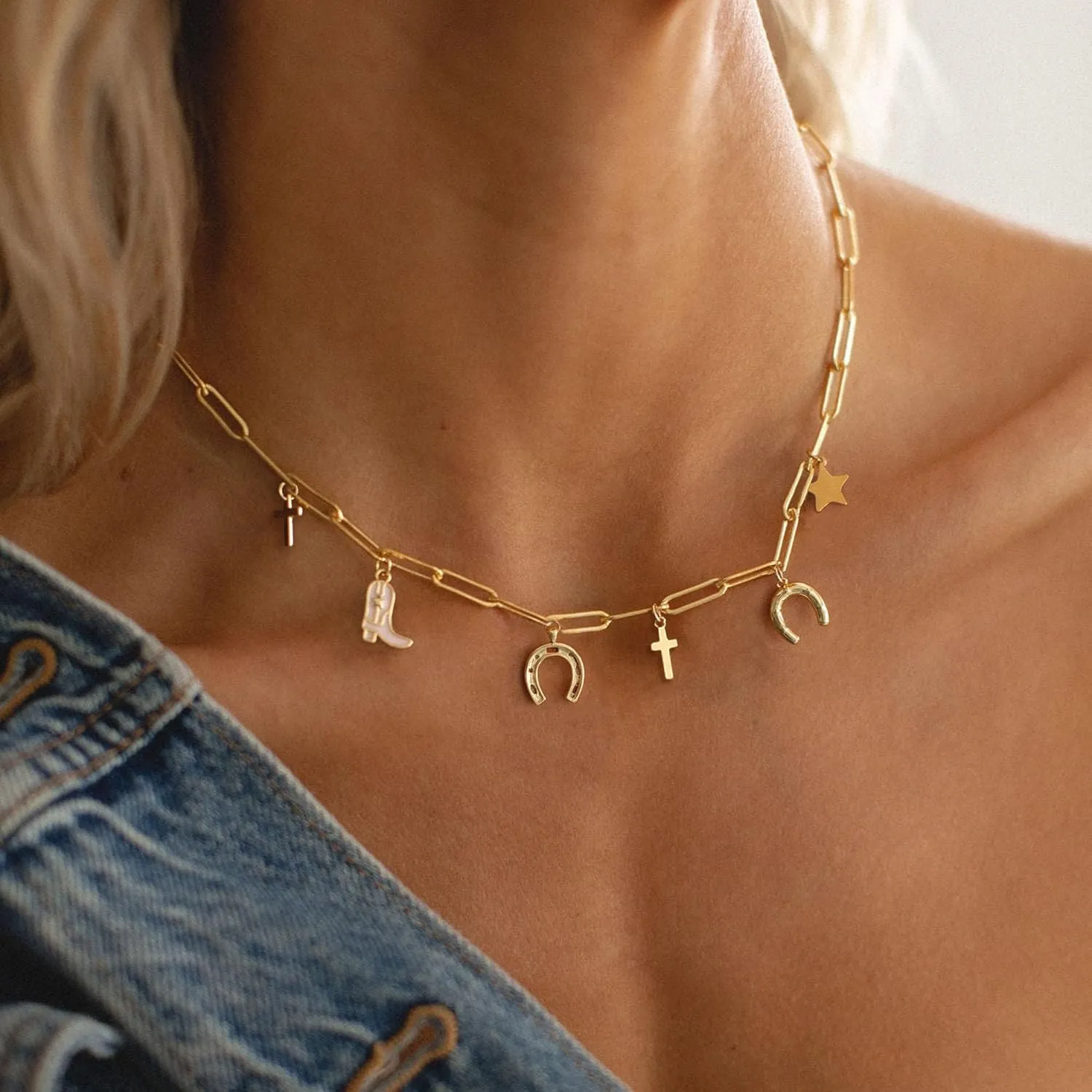 Charm Necklace for Women,Dainty 14K Gold Plated Starfish Seashell Necklace Simple Gold Beach Necklaces for Women Trendy Beach Jewelry