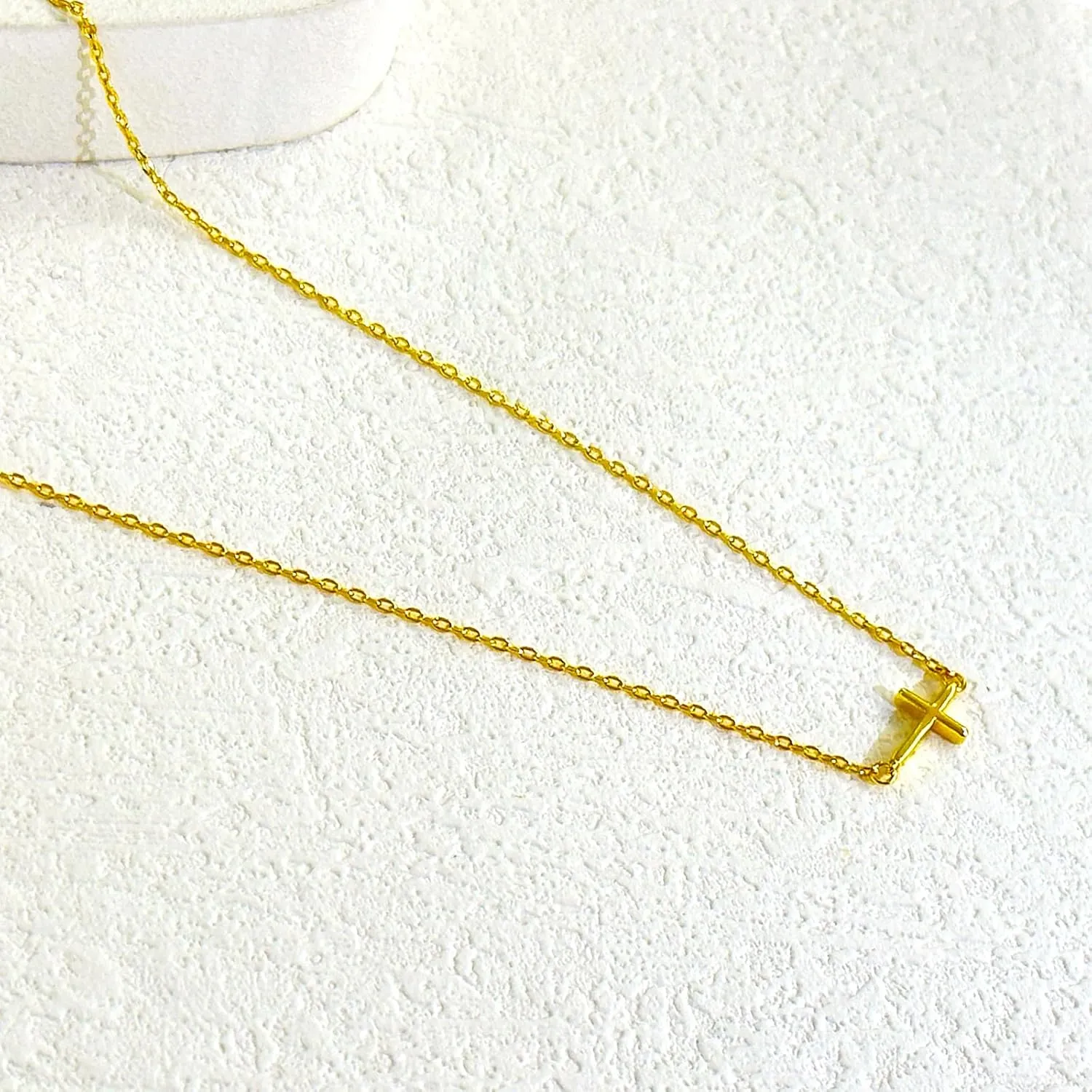 Cross Necklace for Women, Dainty 18K Gold Plated Small Cross Pendant Necklace Simple Gold Cross Necklaces for Women Trendy Gold Jewelry for Women Gift