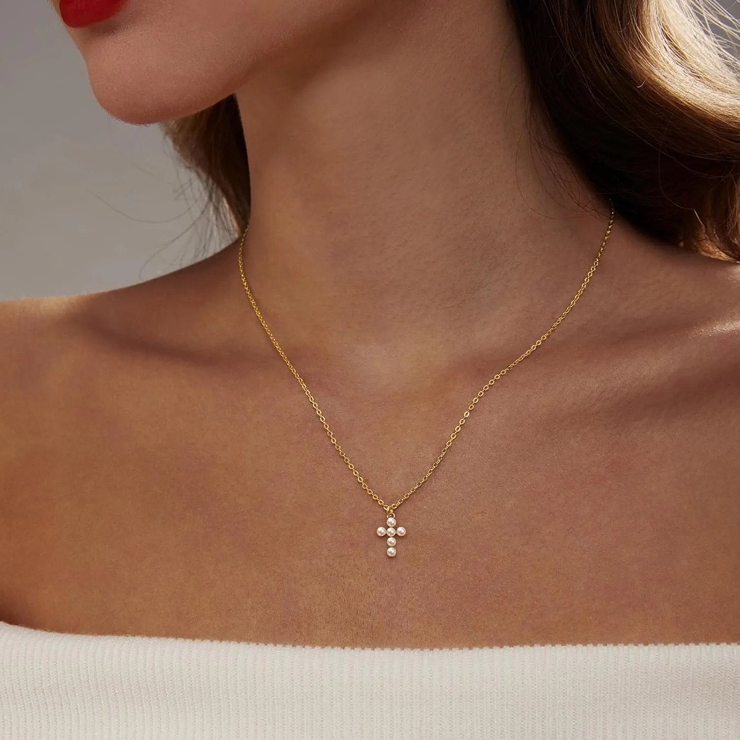 Cross Necklace for Women, Dainty 18K Gold Plated Small Cross Pendant Necklace Simple Gold Cross Necklaces for Women Trendy Gold Jewelry for Women Gift