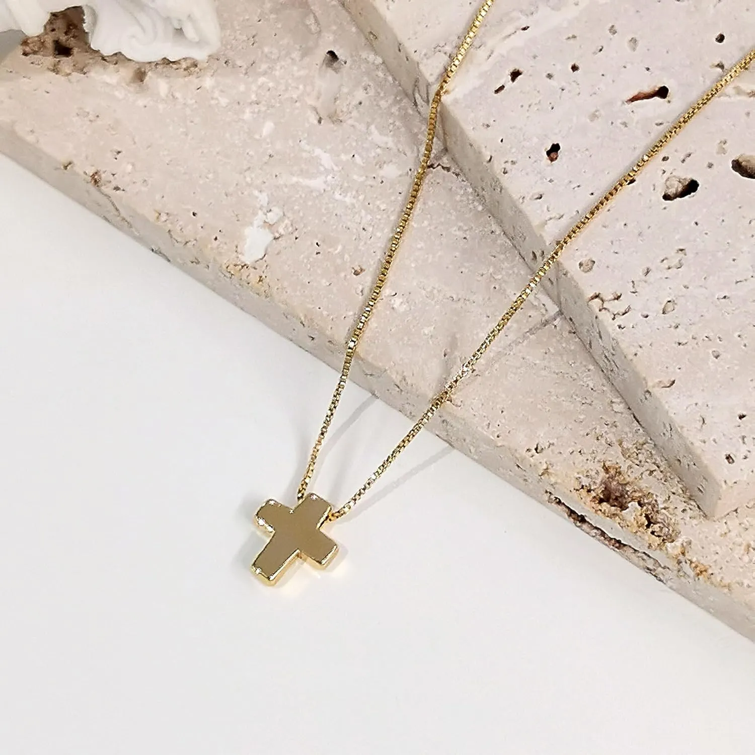 Cross Necklace for Women, Dainty 18K Gold Plated Small Cross Pendant Necklace Simple Gold Cross Necklaces for Women Trendy Gold Jewelry for Women Gift