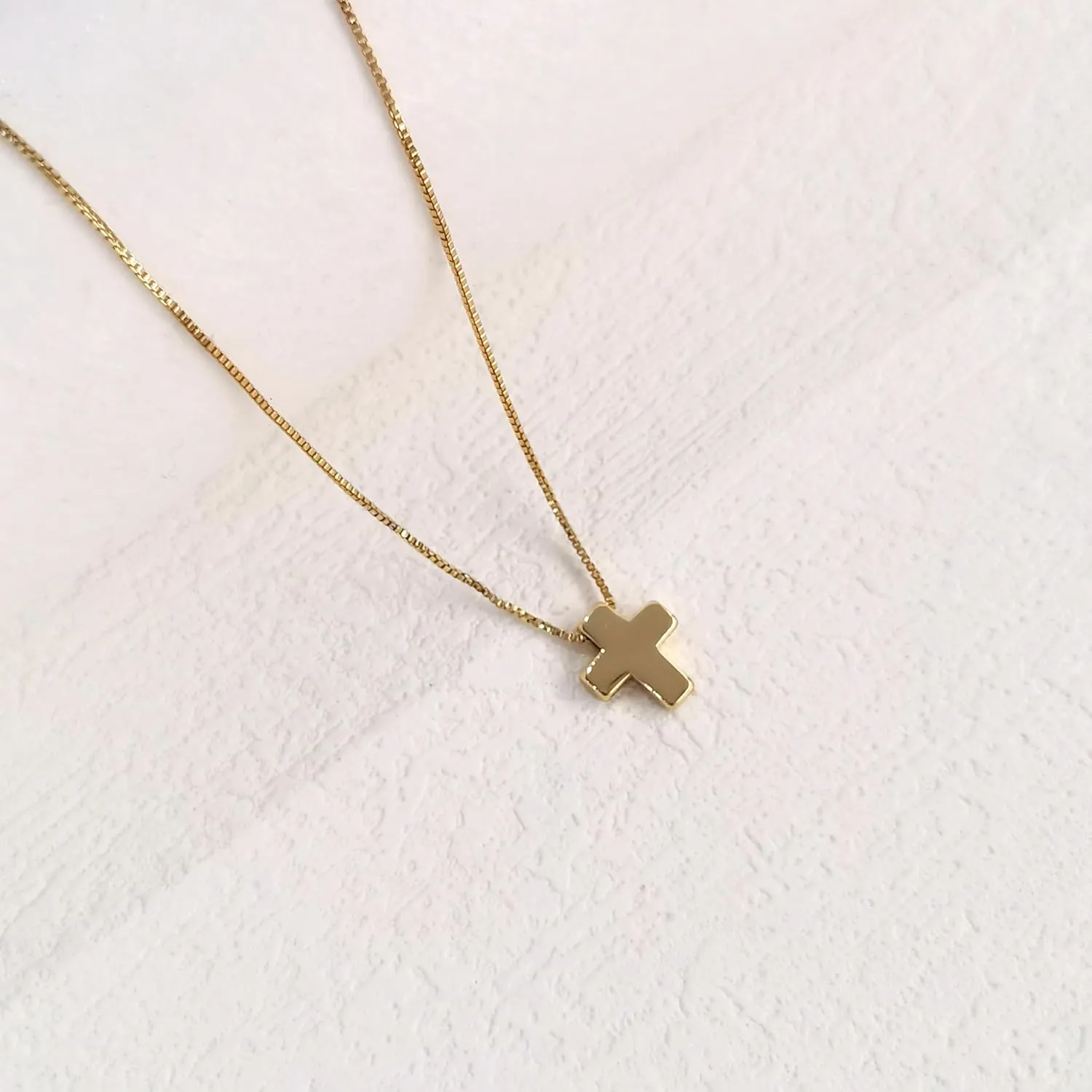 Cross Necklace for Women, Dainty 18K Gold Plated Small Cross Pendant Necklace Simple Gold Cross Necklaces for Women Trendy Gold Jewelry for Women Gift