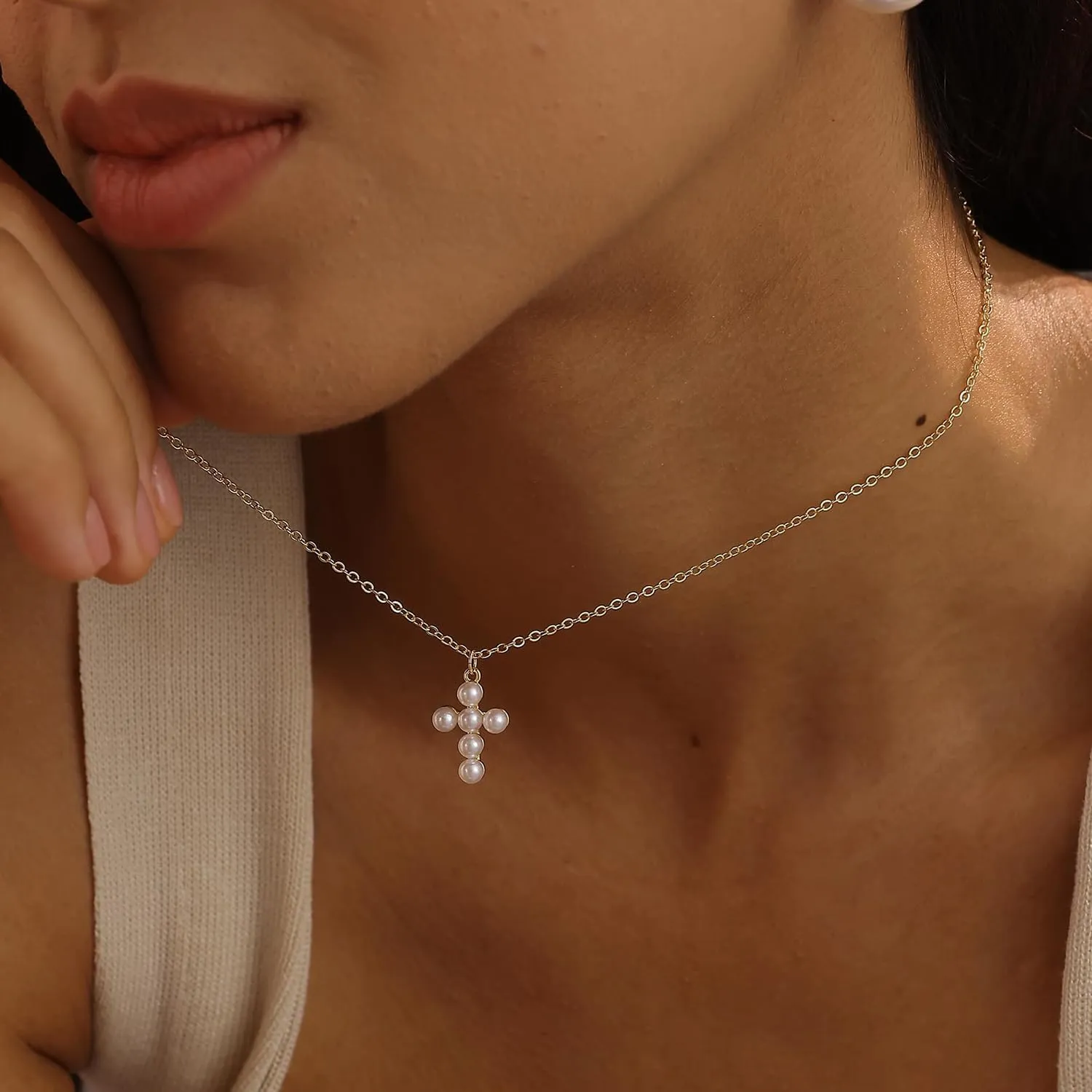 Ewrkbr Gold Pearl Necklaces for Women - 14K Gold Plated Dainty CZ Pearl Choker Necklace for Trendy Formal Wedding Occasions