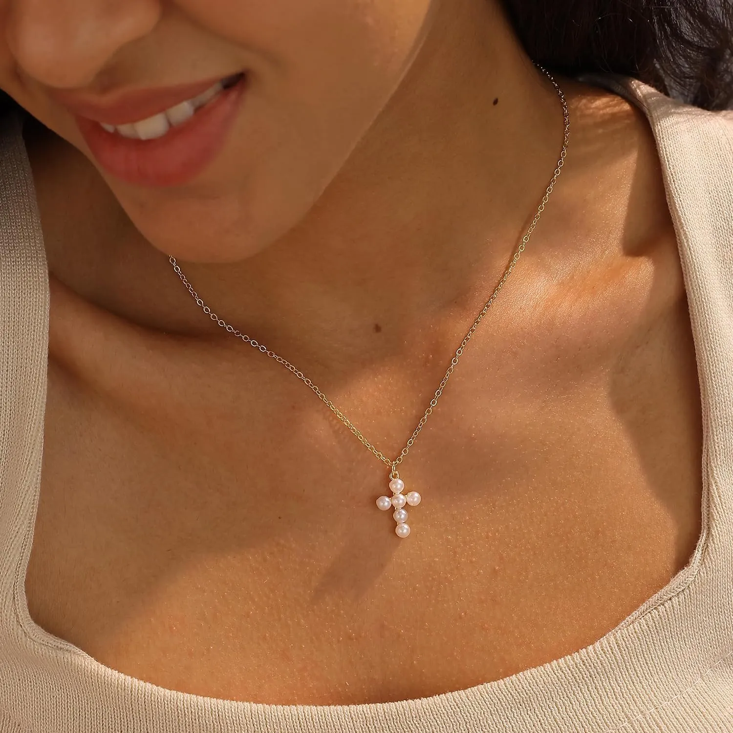 Ewrkbr Gold Pearl Necklaces for Women - 14K Gold Plated Dainty CZ Pearl Choker Necklace for Trendy Formal Wedding Occasions