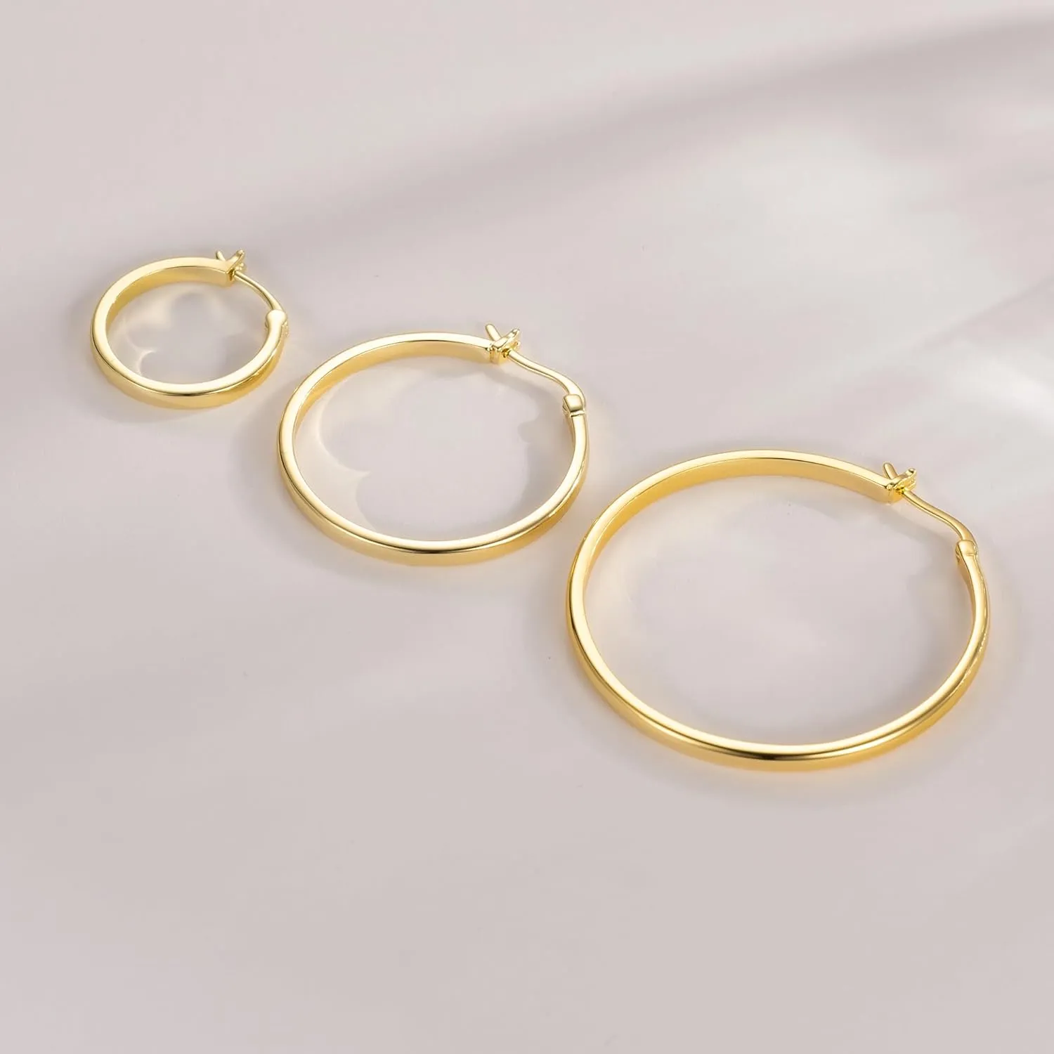 Gold Hoop Earrings 14K Gold Hoop Earrings for Women Lightweight Hoop Earring for Womens Earring Hoops 20/30/40mm