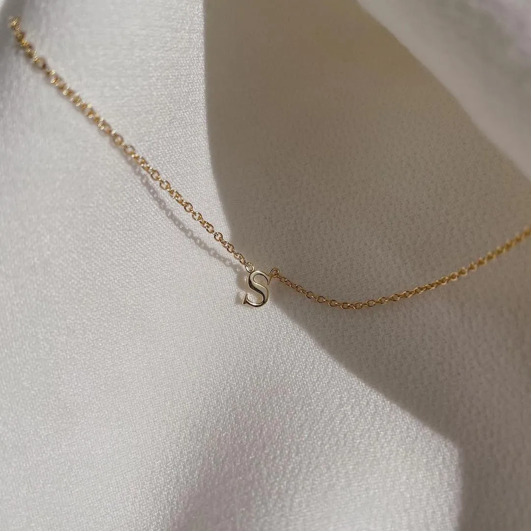 Initial Necklaces for Women, Dainty Gold Letter Necklace Tiny Initial Choker Necklace Trendy Cute Personalized Monogram Name Necklace Gold Jewelry for Women Gift