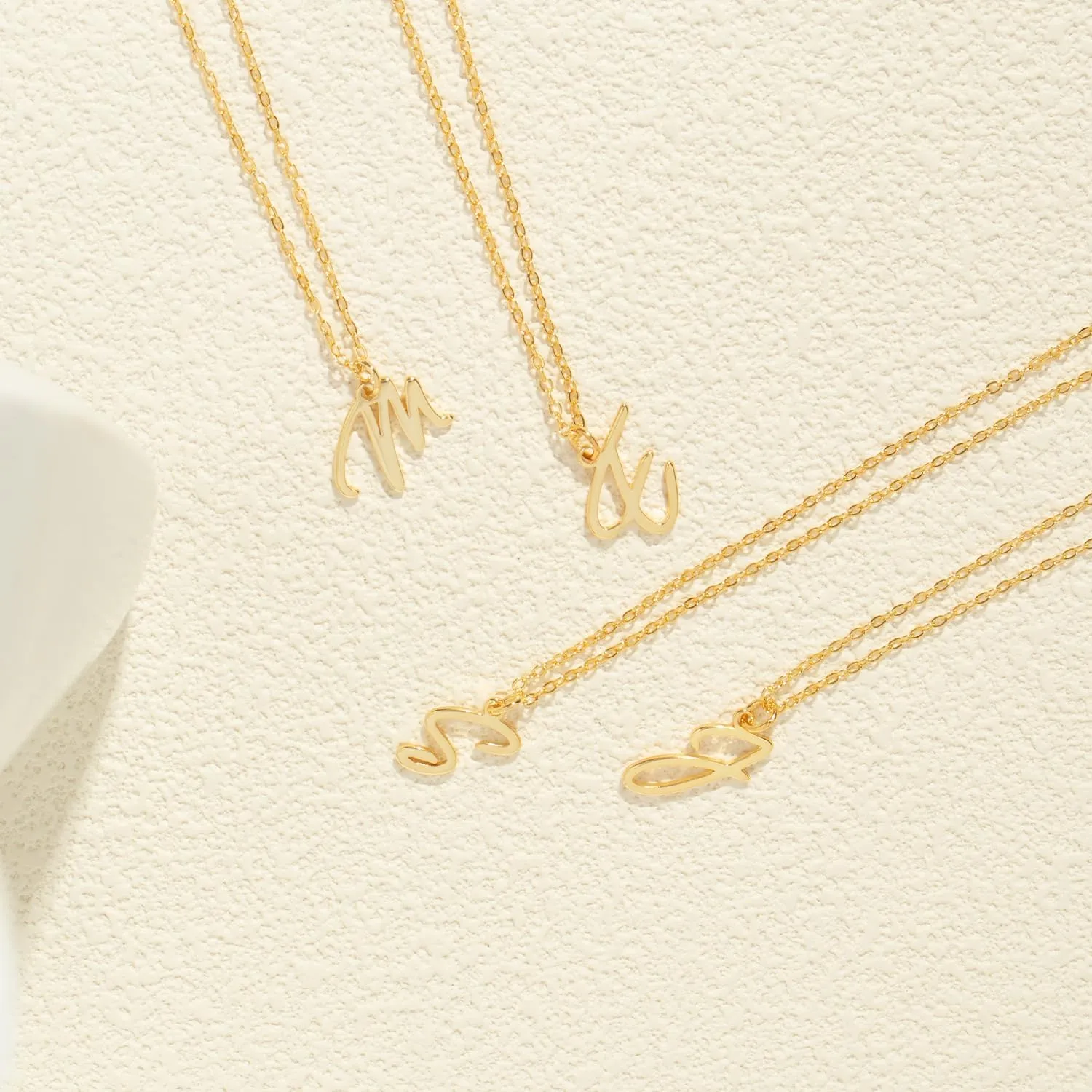 Initial Necklaces for Women Trendy, 14K Gold Plated A-Z Letter Pendant Necklace Gold Necklace for Women Custom Personalized Name Dainty Jewelry Fashion Accessories