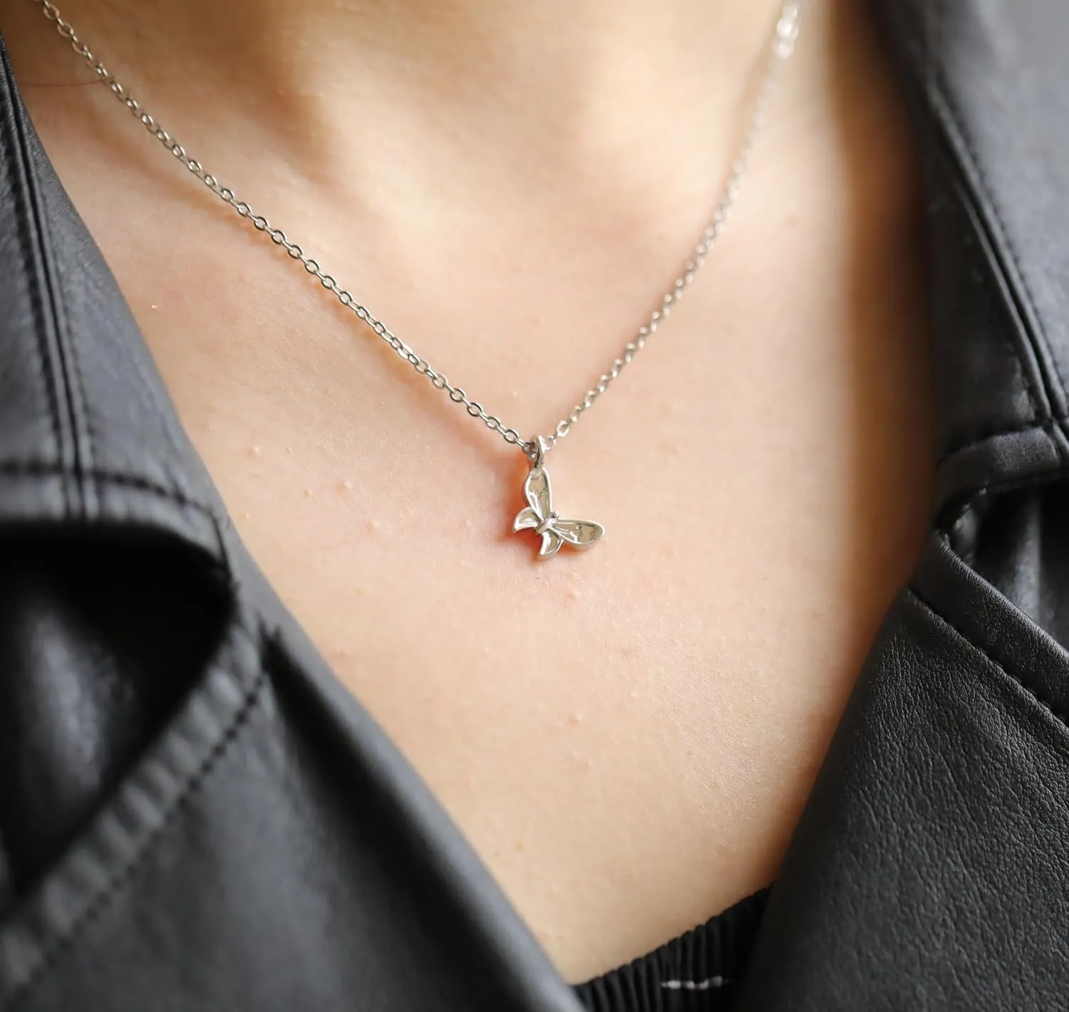 Necklaces for Women Teens, Horseshoe Butterfly Compass Necklace Best Friend Necklace Sister Gifts Daughter Gifts Graduation Chritmas Birthday