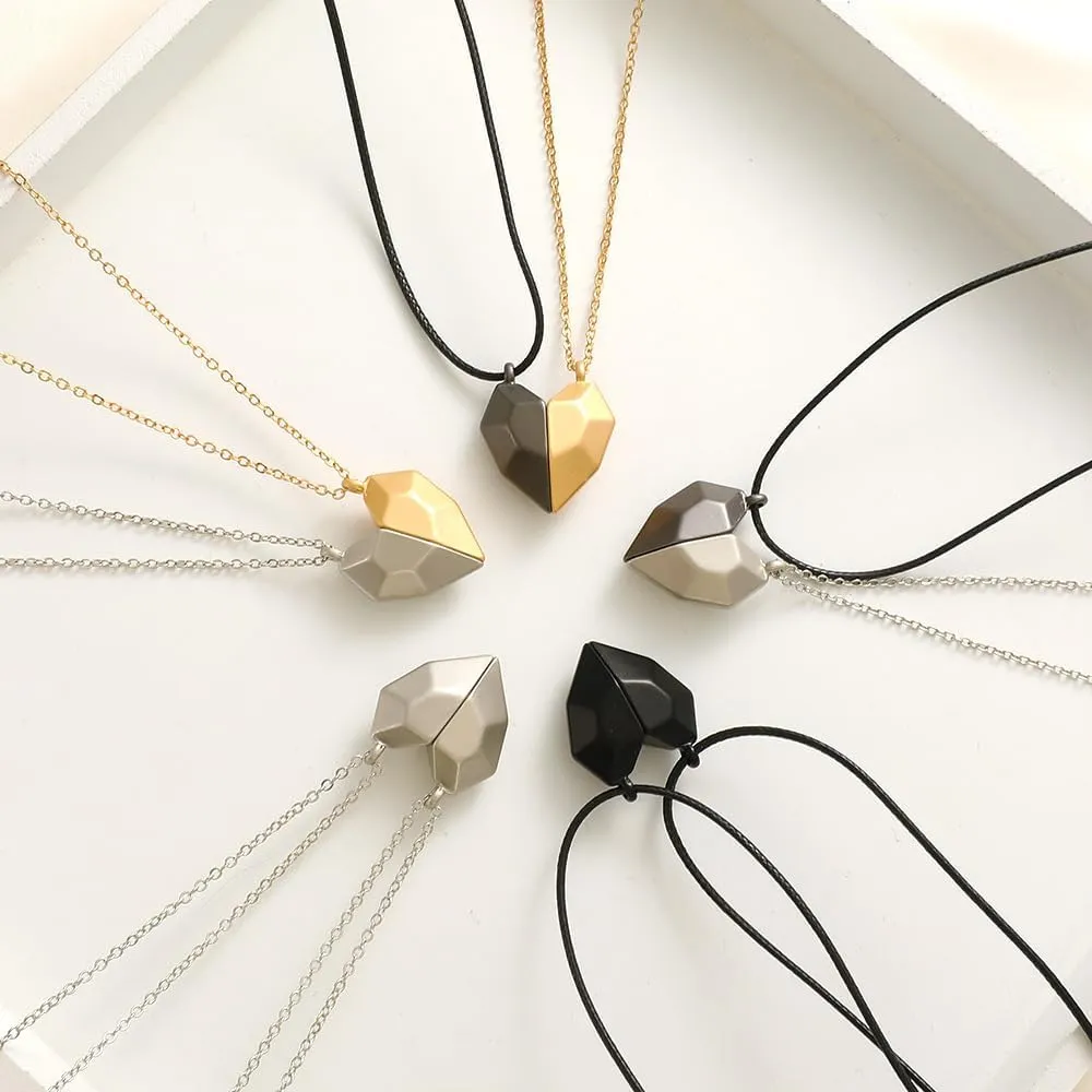 ONLYJUMP Two Souls One Heart Pendant Necklaces for Couple Creative Magnet Couples Necklace Fashion Simple Heart Wishing Stone Couple Necklace Valentine Christmas Party Fashion Jewelry Gifts