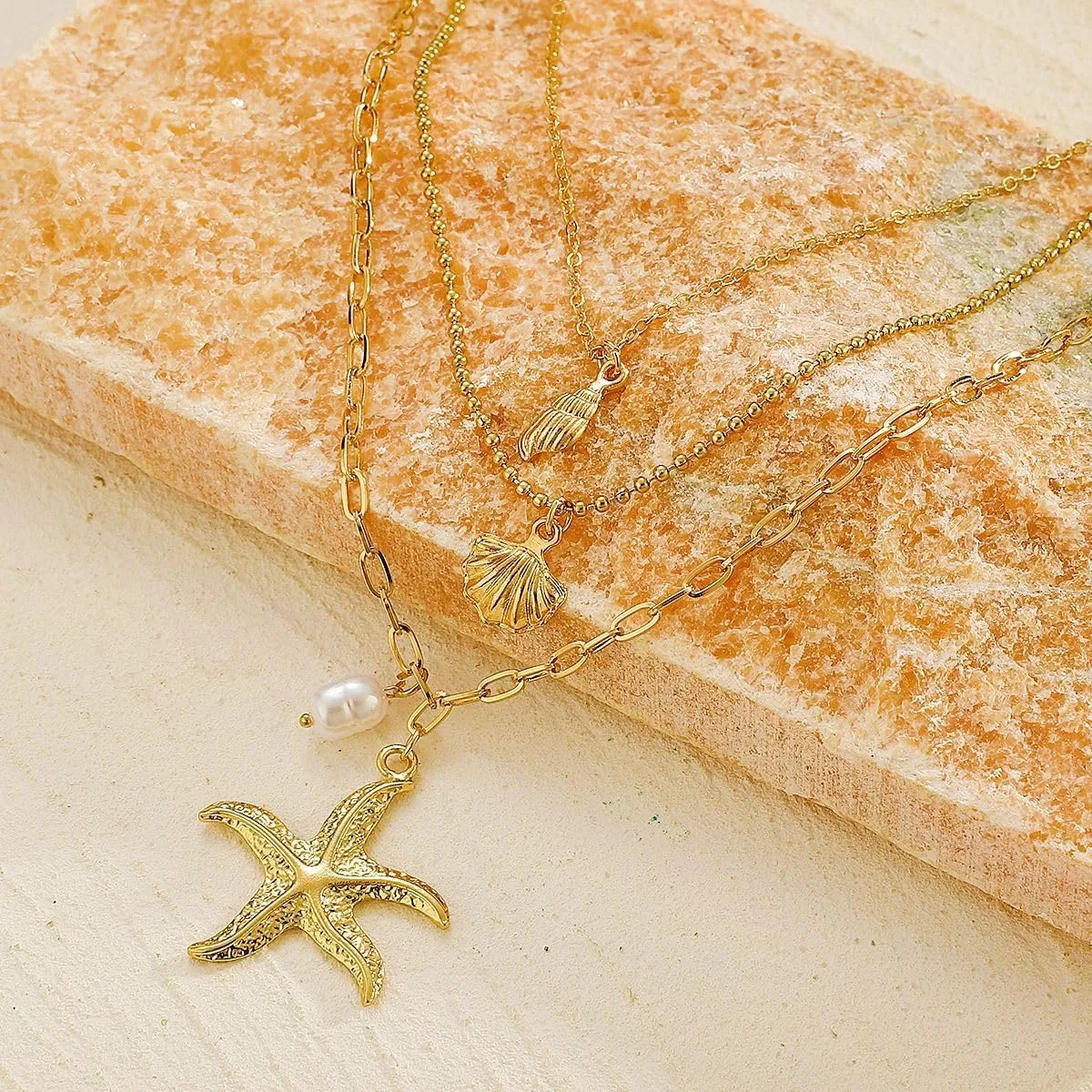 Summer Beach Shell Necklace Layered Pearl Seashell Choker Necklaces Sequins Conch Starfish Beaded Surfer Hawaii Beach Costume for Women